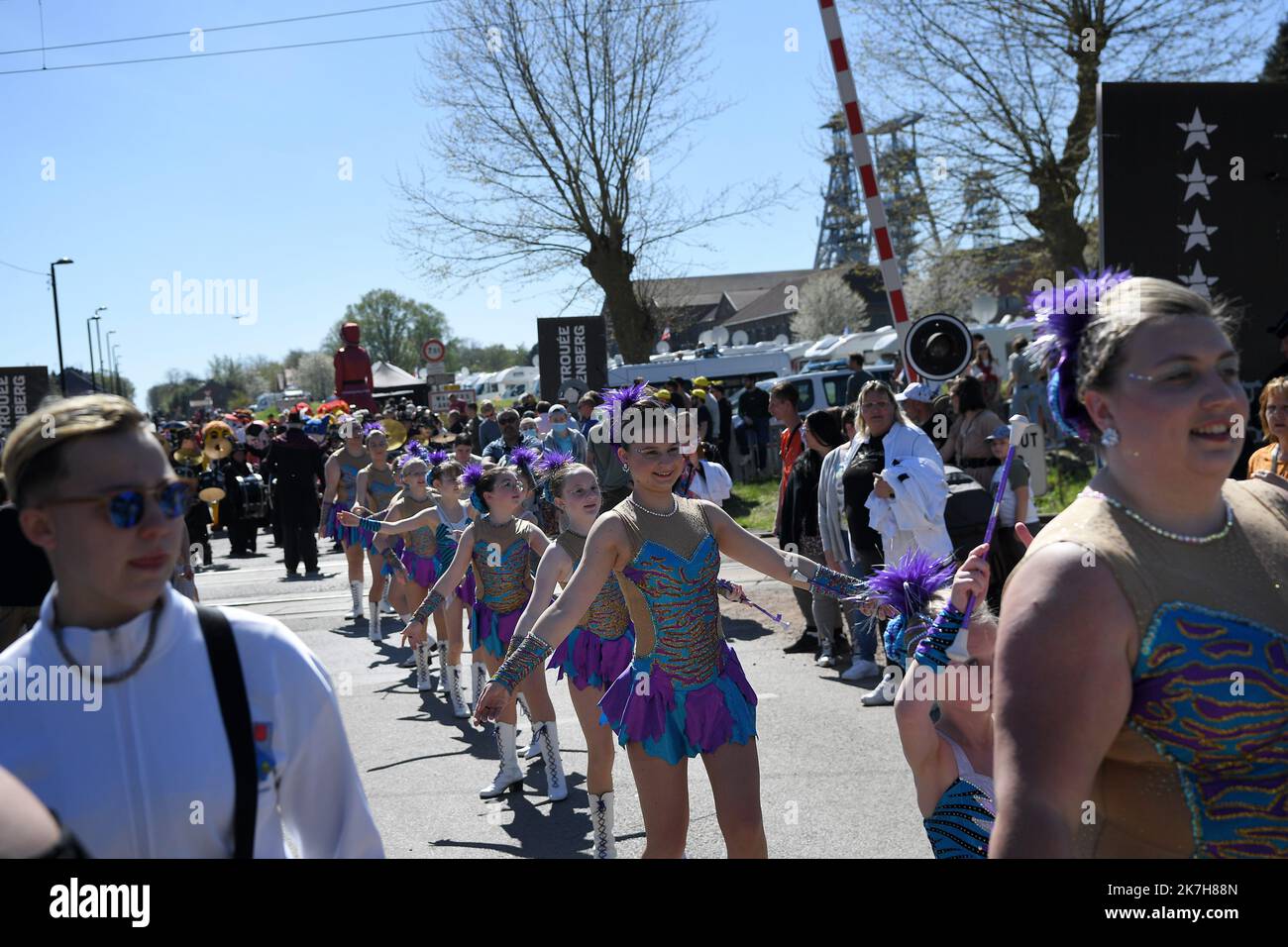 ©PHOTOPQR/VOIX DU Nord/PIERRE ROUANET ; 17/04/2022 ; Waller Arenberg, le 17/04/2022. Course cycliste Paris Roubaix 2022, dans la trouee d'Arenberg (Dreve des boules d'Herin). FOTO PIERRE ROUANET LA VOIX DU Nord - Radrennen Paris–Roubaix 17. April 2022 Stockfoto