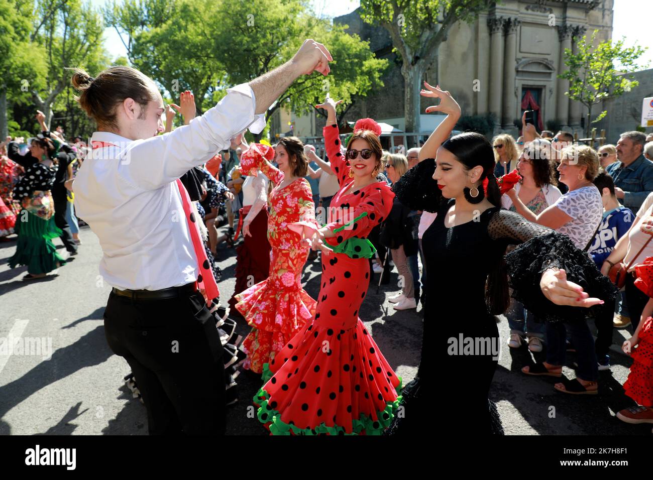 ©PHOTOPQR/LA PROVENCE/REY Jérôme ; Avignon ; 06/04/2022 ; Arles Feria de paques defile Sevillanes et caleches les Andalouses Stockfoto