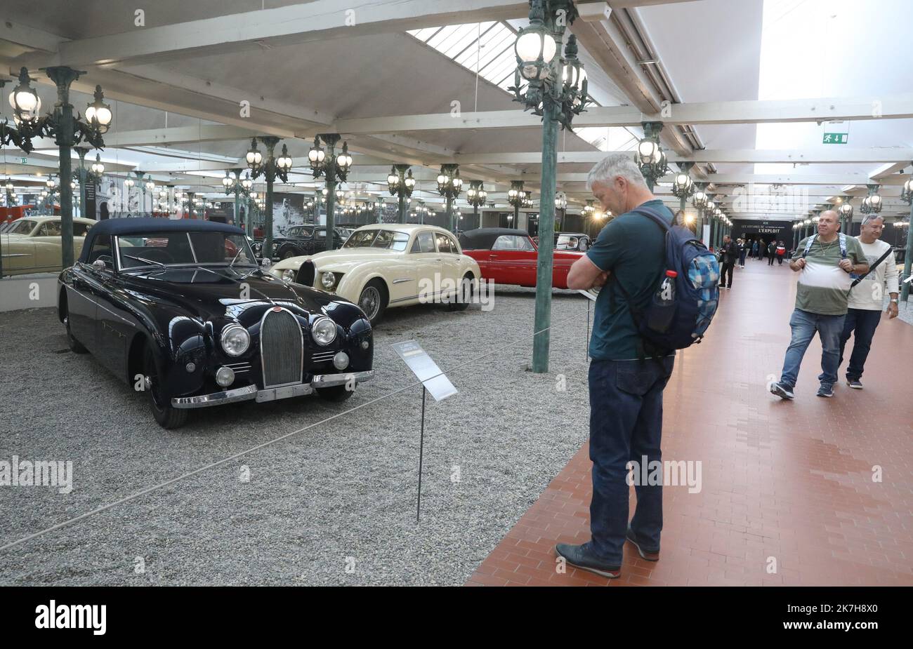 ©PHOTOPQR/L'ALSACE/Vincent VOEGTLIN ; Mülhausen ; 20/04/2022 ; L'Exposition Bittau 101 avec ses visiteurs le Musée National de l' Automobile, Collection Schlumpf, à Mülhausen le 20 avril 2022. - Frankreich, Mulhouse 20. April 2022 das Nationale Automobilmuseum beherbergt die schönste Automobilsammlung der Welt mit mehr als 450 außergewöhnlichen Autos. Stockfoto