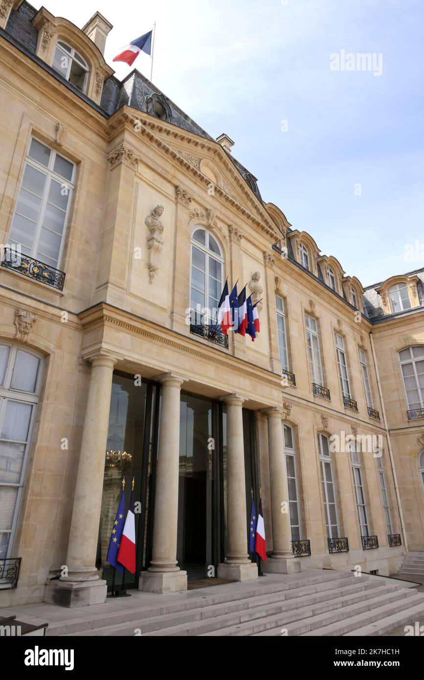 ©PHOTOPQR/LE PARISIEN/Delphine Goldsztejn ; Paris ; 04/05/2022 ; Le Conseil des ministres du 4 Mai 2022 Palais de L'Élysée, 55 Rue du Faubourg Saint-Honoré, 75008 Paris Le 04/05/2022 Foto : Delphine Goldsztejn - Paris, Frankreich, Mai 4. 2022. Wöchentliche Kabinettssitzung Stockfoto