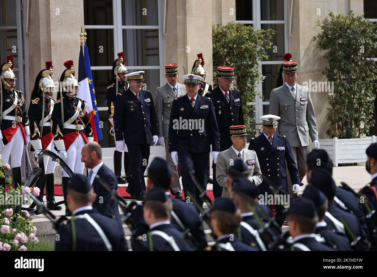 ©PHOTOPQR/LE PARISIEN/Fred Dugit ; Paris ; 07/05/2022 ; politische Paris VIIie, le 7 Mai 2022 Cérémonie d’investiture du Président Emmanuel Macron au palais de l'Elysée . Photo LP / Fred Dugit Eröffnungszeremonie von Präsident Emmanuel Macron im Elysée-Palast für seine zweite Amtszeit Stockfoto