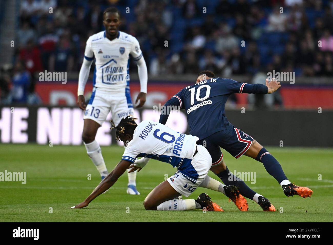 ©Julien Mattia / Le Pictorium/MAXPPP - Paris 08/05/2022 Julien Mattia / Le Pictorium - 8/5/2022 - Frankreich / Ile-de-France / Paris - Neymar Jr durant la rencontre entre le Paris Saint Germain et l'ESTAC Troyes au Parc des Princes le 08 Mai 2022. / 8/5/2022 - Frankreich / Ile-de-France (Region) / Paris - Neymar Jr während des Spiels zwischen Paris Saint Germain und ESTAC Troyes im Parc des Princes am 08. Mai 2022. Stockfoto