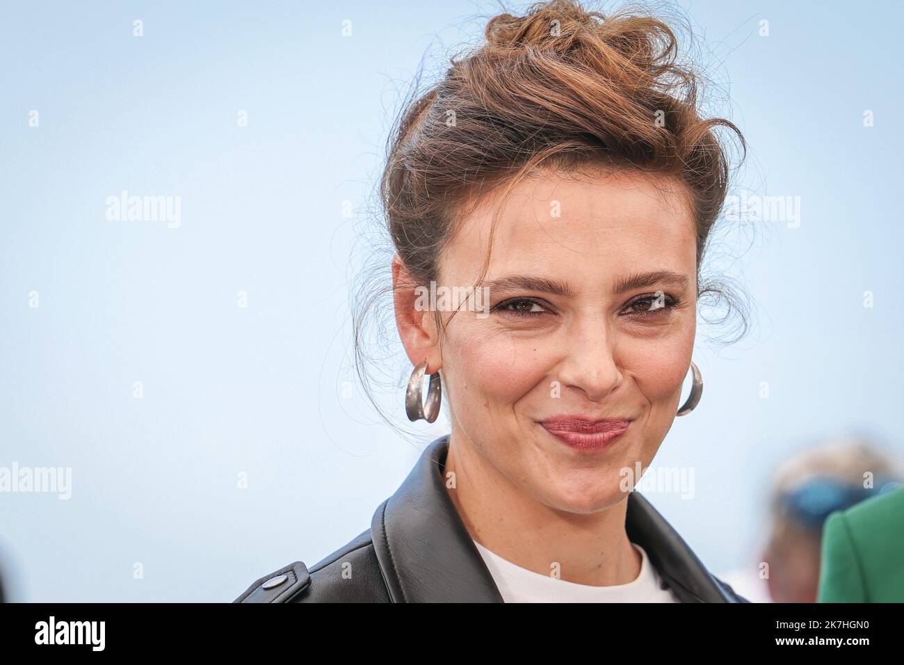 ©PHOTOPQR/LE PARISIEN/Fred Dugit ; Cannes ; 17/05/2022 ; Cuture / Cinéma Palais des Festival à Cannes (06), le 17 Mai 2022 Photocall du jury du 75e Festival de Cannes Jasmine Trinca Internationales Filmfestival von Cannes am Mai 17. 2022 Stockfoto