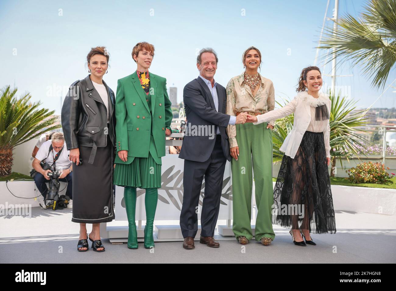 ©PHOTOPQR/LE PARISIEN/Fred Dugit ; Cannes ; 17/05/2022 ; Cuture / Cinéma Palais des Festivals à Cannes (06), le 17 Mai 2022 Photocall du jury du 75e Festival de Cannes présidé l'acteur Vincent Lindon, ainsi que Noomi RAPACE, JeffNICHOLS, Ladj LY, Rebecca HALL, Deepika PADUKONE, Jasmine TRINCA, Joachim TRIER und Asghar FARHADI. Photo LP / Fred Dugit - Internationales Filmfestival von Cannes am 17. 2022. Mai Stockfoto