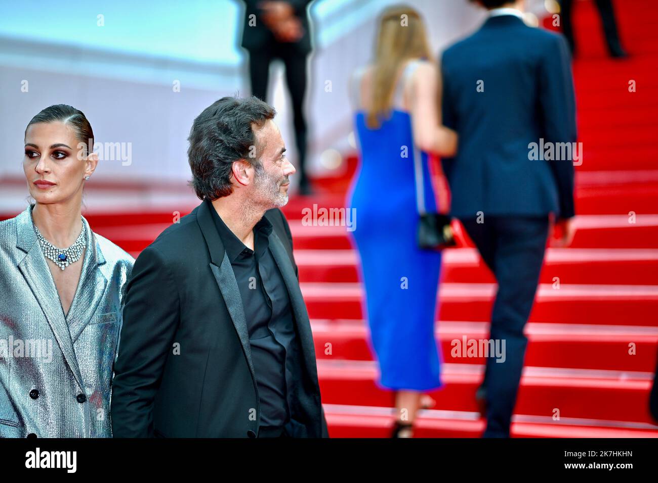 ©franck castel/MAXPPP - 20220005 Celebrity Sichtungen Tag 2 die jährlichen Filmfestspiele von Cannes 75.. Sveva Alviti und Anthony Delon CANNES, FRANKREICH - MAI 18 Stockfoto