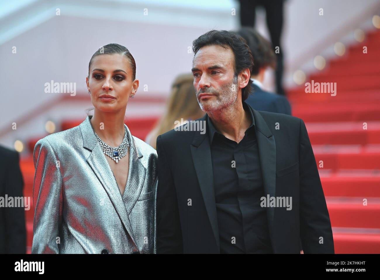 ©franck castel/MAXPPP - 20220005 Celebrity Sichtungen Tag 2 die jährlichen Filmfestspiele von Cannes 75.. Sveva Alviti und Anthony Delon CANNES, FRANKREICH - MAI 18 Stockfoto