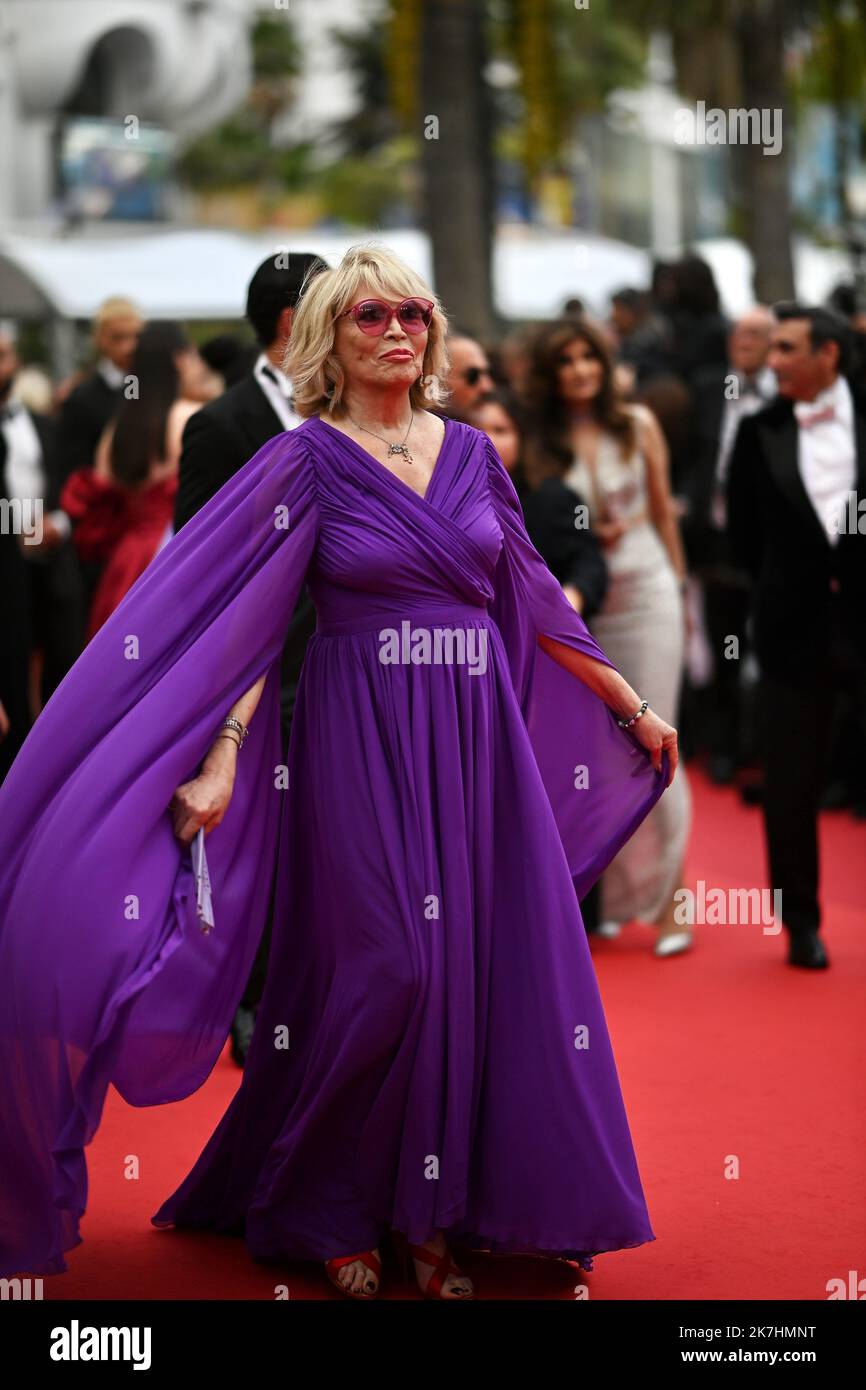 ©franck castel/MAXPPP - 20220005 Forever Young der Rote Teppich von Amandiers - die jährlichen Filmfestspiele von Cannes 75. Amanda Lear CANNES, FRANKREICH - MAI 22 Stockfoto