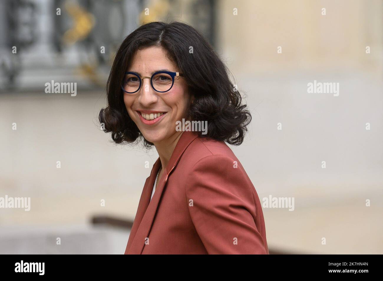 ©Julien Mattia / Le Pictorium/MAXPPP - Paris 23/05/2022 Julien Mattia / Le Pictorium - 23/5/2022 - Frankreich / Ile-de-France / Paris - Arrivee de Rima Abdul Malak, ministre de la culture au Conseil des Ministres du 23 Mai 2022 / 23/5/2022 - Frankreich / Ile-de-France (Region) / Paris - Ankunft des Kulturministers Rima Abdul Malak am 23. Mai 2022 im Ministerrat Stockfoto