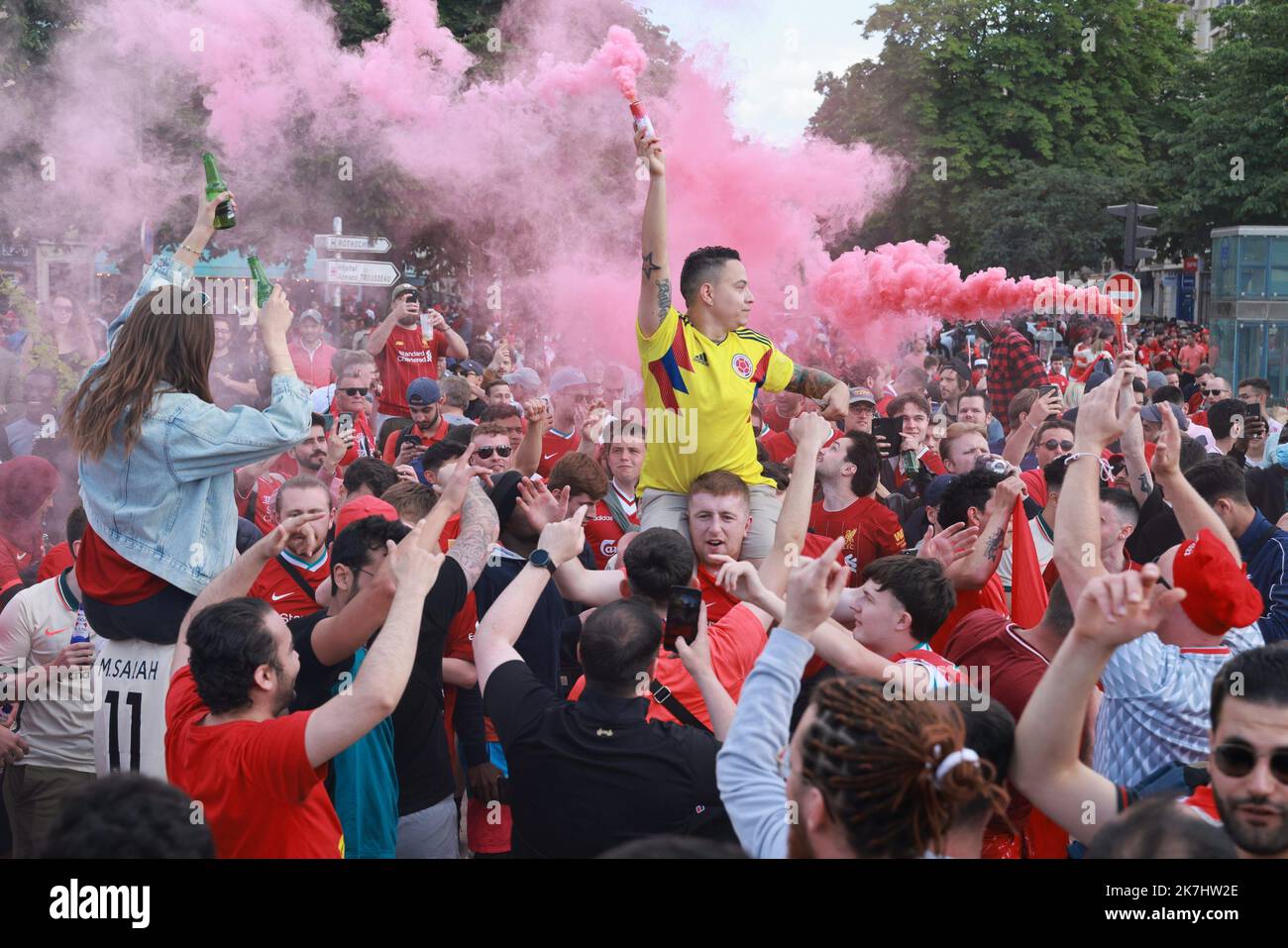 ©PHOTOPQR/LE PARISIEN/Ph Lavieille ; PARIS ; 28/05/2022 ; Finale de la Ligue des Champions opposant l'équipe de Liverpool face au Réal de Madrid Fan Zone pour les Supporters de Liverpool Cours de Vincennes (12éme) - Champions League Finale zwischen Liverpool und Real Madrid Stockfoto