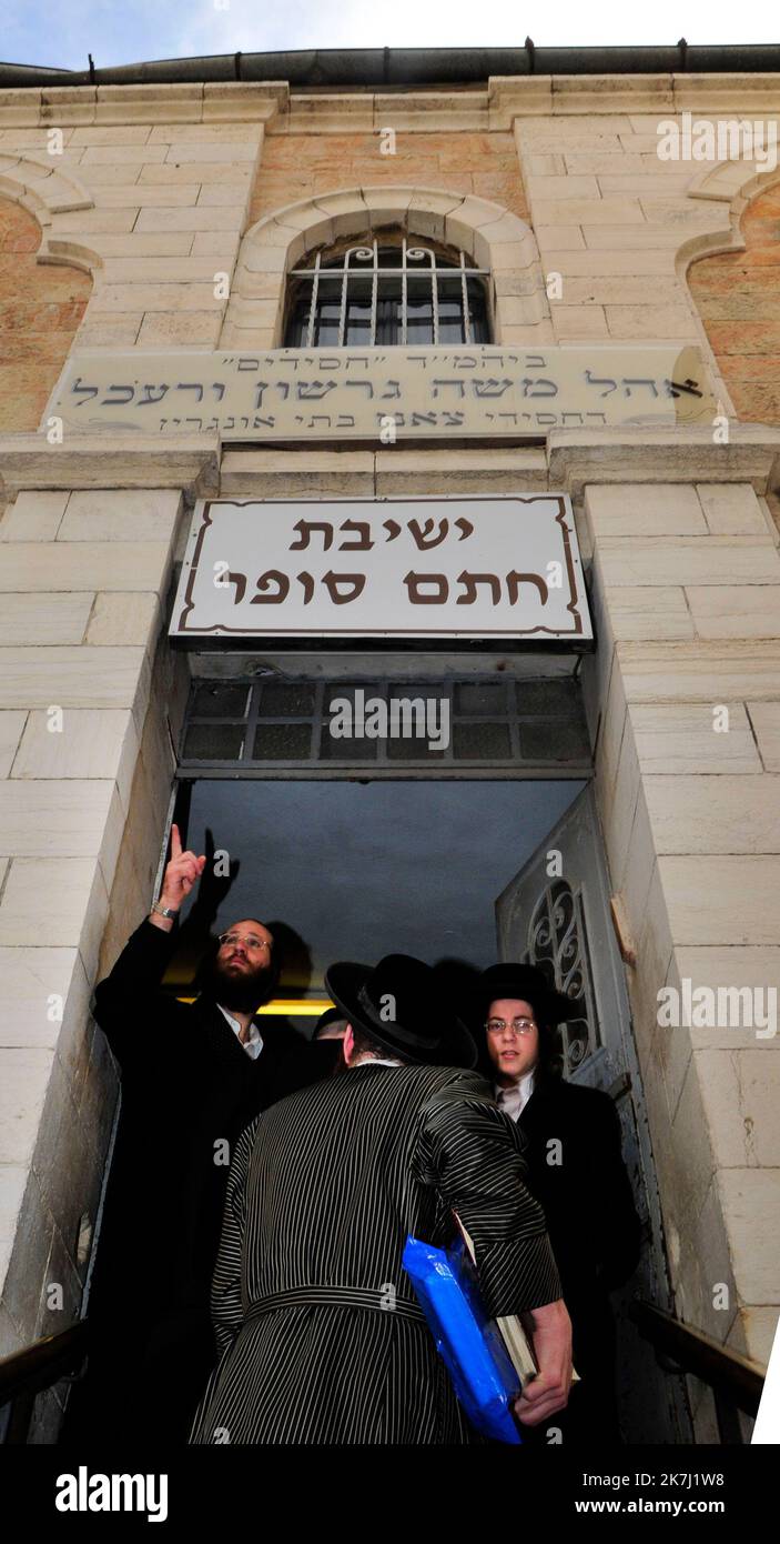 Eine orthodoxe Jeschiwa im Mea-Shearim-Viertel in Jerusalem, Israel. Stockfoto