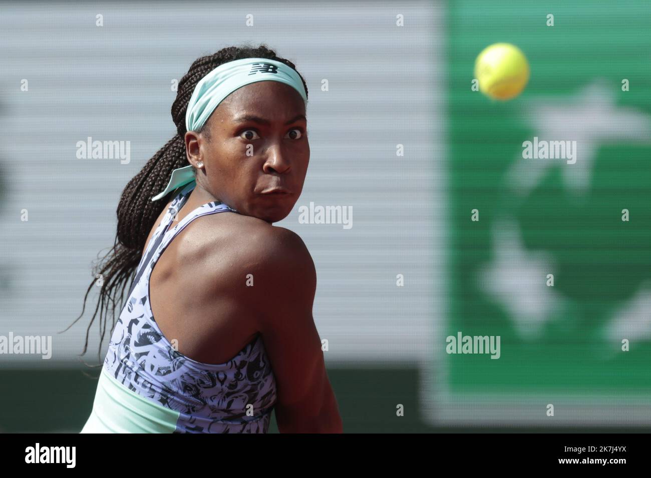 ©Sebastien Muylaert/MAXPPP - Paris 02/06/2022 Coco Gauff aus den Vereinigten Staaten tritt beim Halbfinale der Frauen am 12. Tag bei Roland Garros in Paris, Frankreich, gegen Martina Trevisan aus Italien an. 02.06.2022 Stockfoto