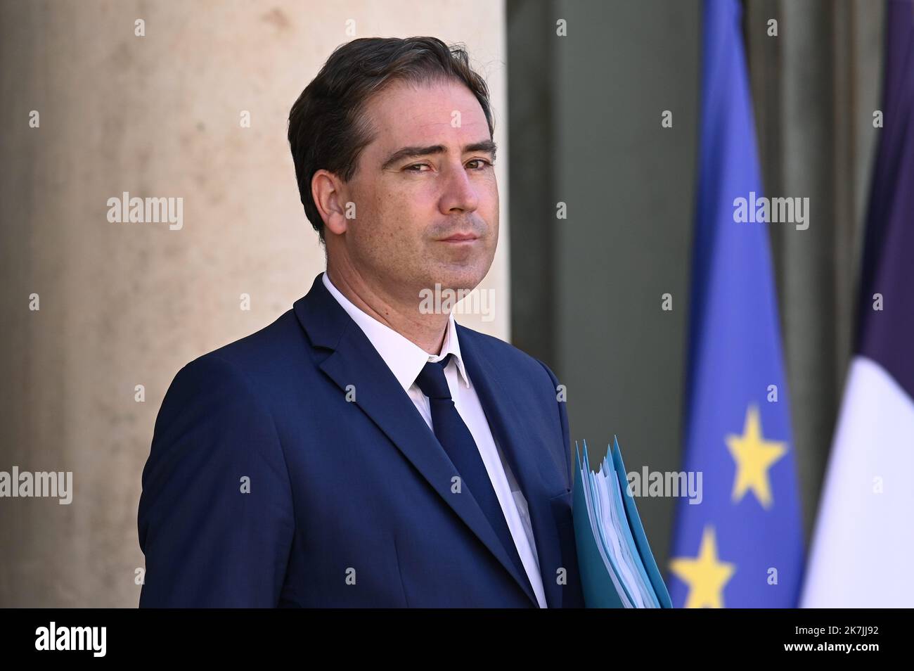 ©Julien Mattia / Le Pictorium/MAXPPP - Paris 05/07/2022 Julien Mattia / Le Pictorium - 5/7/2022 - Frankreich / Ile-de-France / Paris - Olivier BECHT, Charge du Commerce exterieur, de l'attractivite et des Francais de l'etranger en sortie du Conseil des Ministres, A Paris le 04 Juillet 2022 / 5/7/2022 - Frankreich / Ile-de-France (Region) / Paris - Olivier BECHT, zuständig für Außenhandel, Attraktivität und die Franzosen im Ausland, beim Ausscheiden des Ministerrats am 04. Juli 2022 in Paris Stockfoto