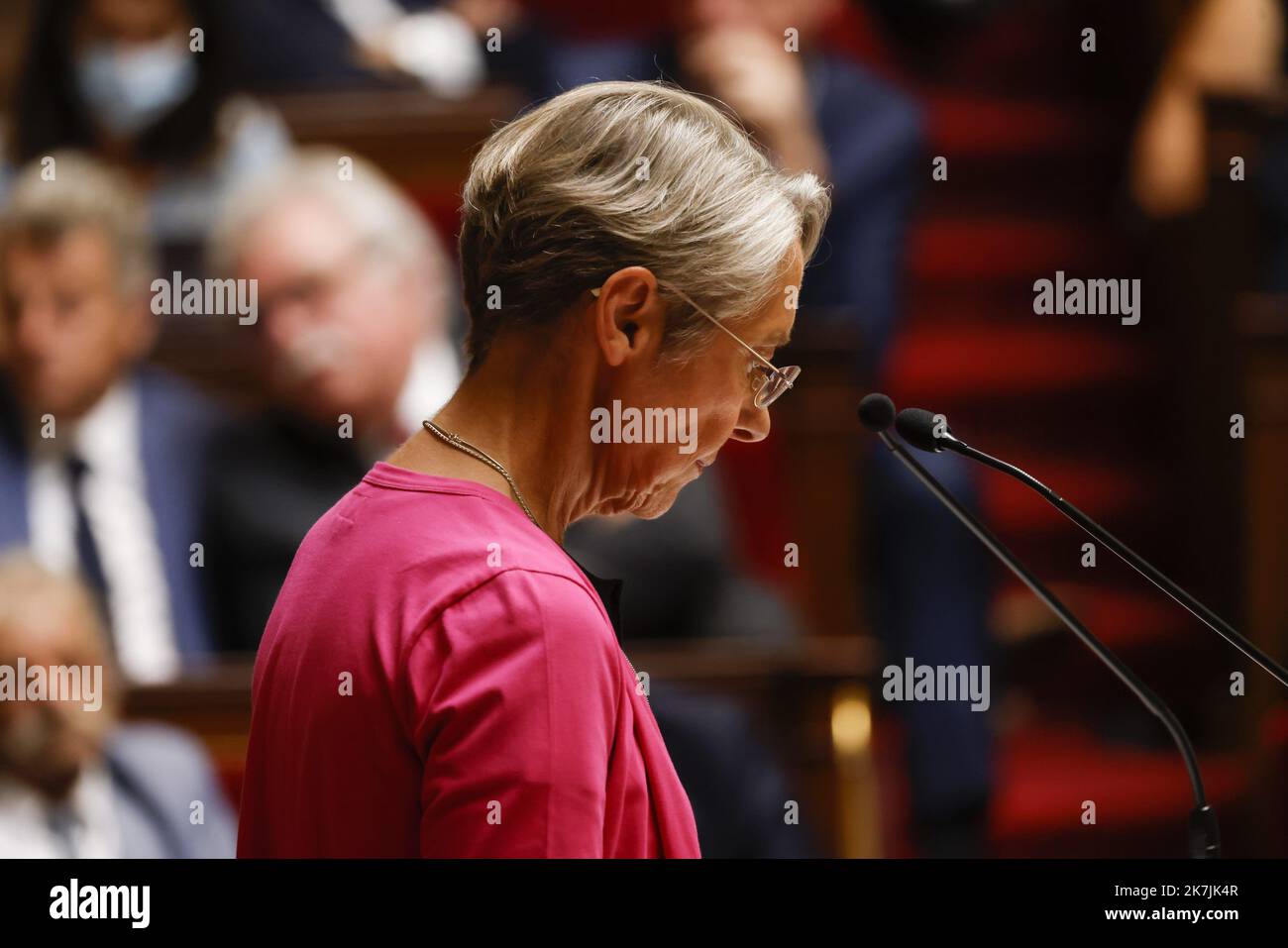 ©PHOTOPQR/LE PARISIEN/olivier corsan ; Paris ; 06/07/2022 ; Paris, Frankreich, le 6 Juillet 2022. La première ministre Elisabeth trug eine prononcé devant l'Assemblée Nationale son discours de politique générale. Foto : LP / Olivier Corsan - die französische Premierministerin Elisabeth Borne hielt am 06. Juli 2022 eine Rede vor dem Parlament in der Nationalversammlung in Paris, Frankreich. Borne skizziert in ihrer ersten Rede vor dem Parlament die politischen Prioritäten der Regierung. Stockfoto