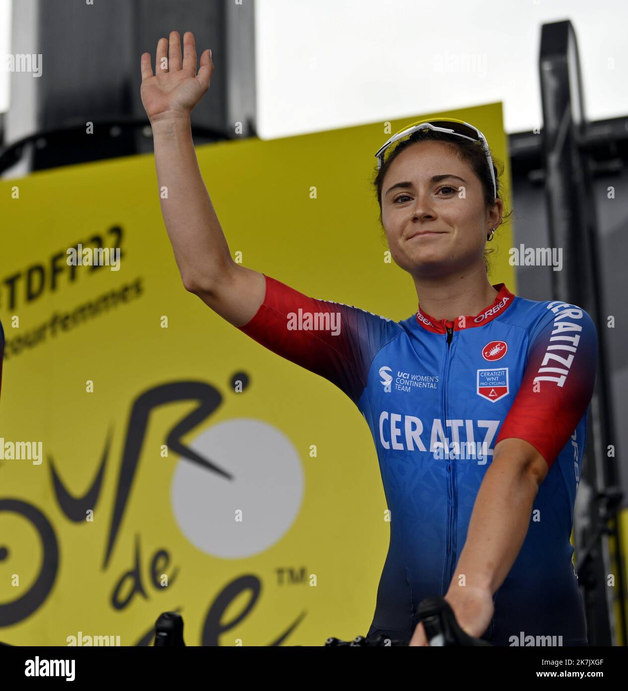 ©PHOTOPQR/L'EST REPUBLICAIN/ALEXANDRE MARCHI ; REIMS ; 26/07/2022 ; SPORT - CYCLISME - TOUR DE FRANCE FEMMES AVEC ZWIFT - 1 ERE EDITION - TDF FEMININ 2022 - ETAPE 3 - REIMS - EPERNAY - ABFAHRT. Reims 26 Juillet 2022. La française Laura ASENCIO (CERATIZIT - Wnt pro Cycling Team). FOTO Alexandre MARCHI. Stockfoto