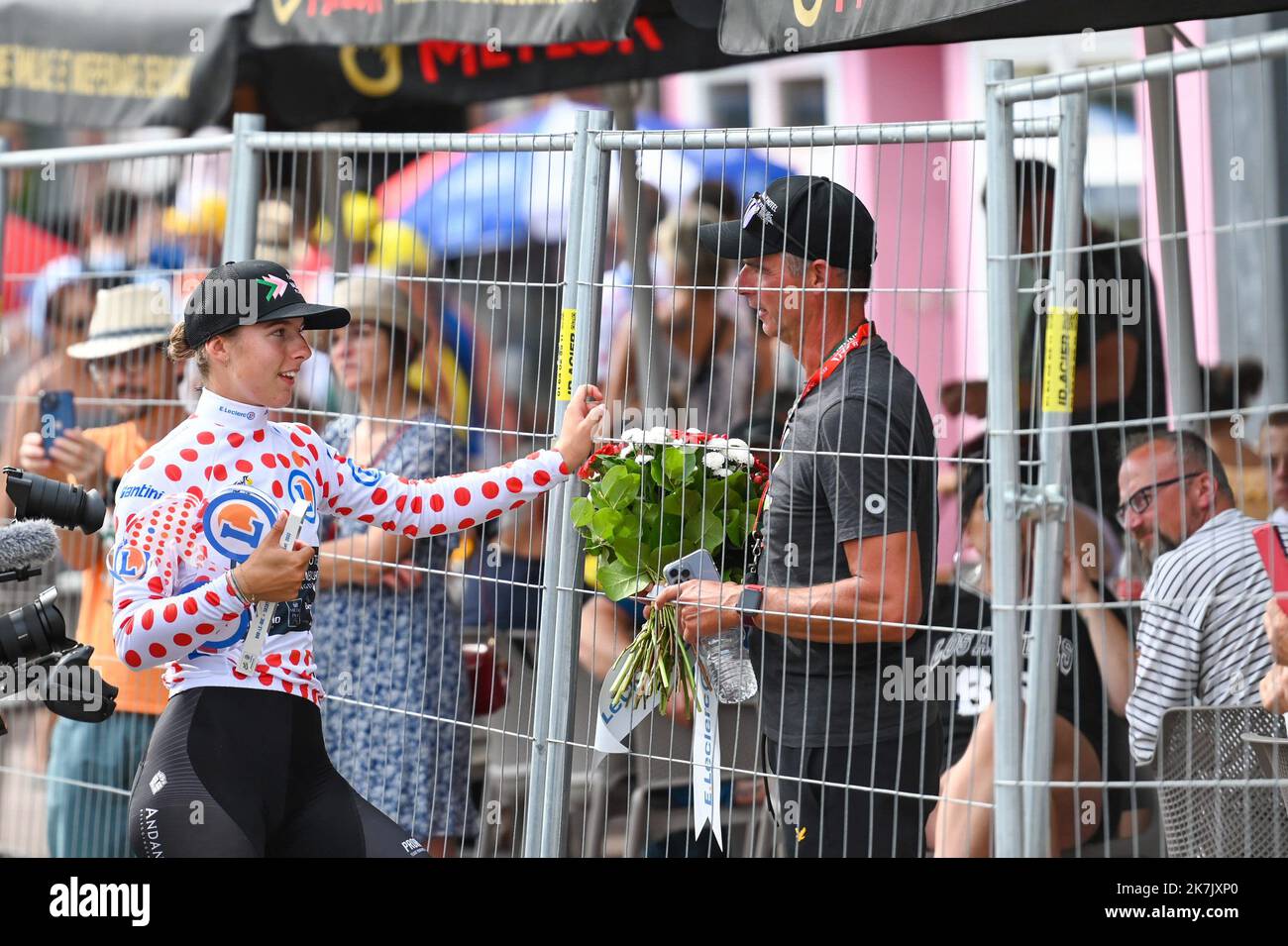 ©PHOTOPQR/L'EST REPUBLICAIN/Lea DIDIER ; Saint-Dié-des-Vosges ; 28/07/2022 ; Arrivée du Tour de France Femmes 2022 à Saint-Dié-des-Vosges : Femke Gerritse conserve le maillot à poids Rouge (meilleure grimpeuse) sur la 5e étape entre Bar-le-Duc et Saint-Dié-des-Vosges. Foto VM/Léa Didier Neuauflage des Radrennens der Frauen-Tour de France, Ostfrankreich, am 28. Juli 2022. Stockfoto