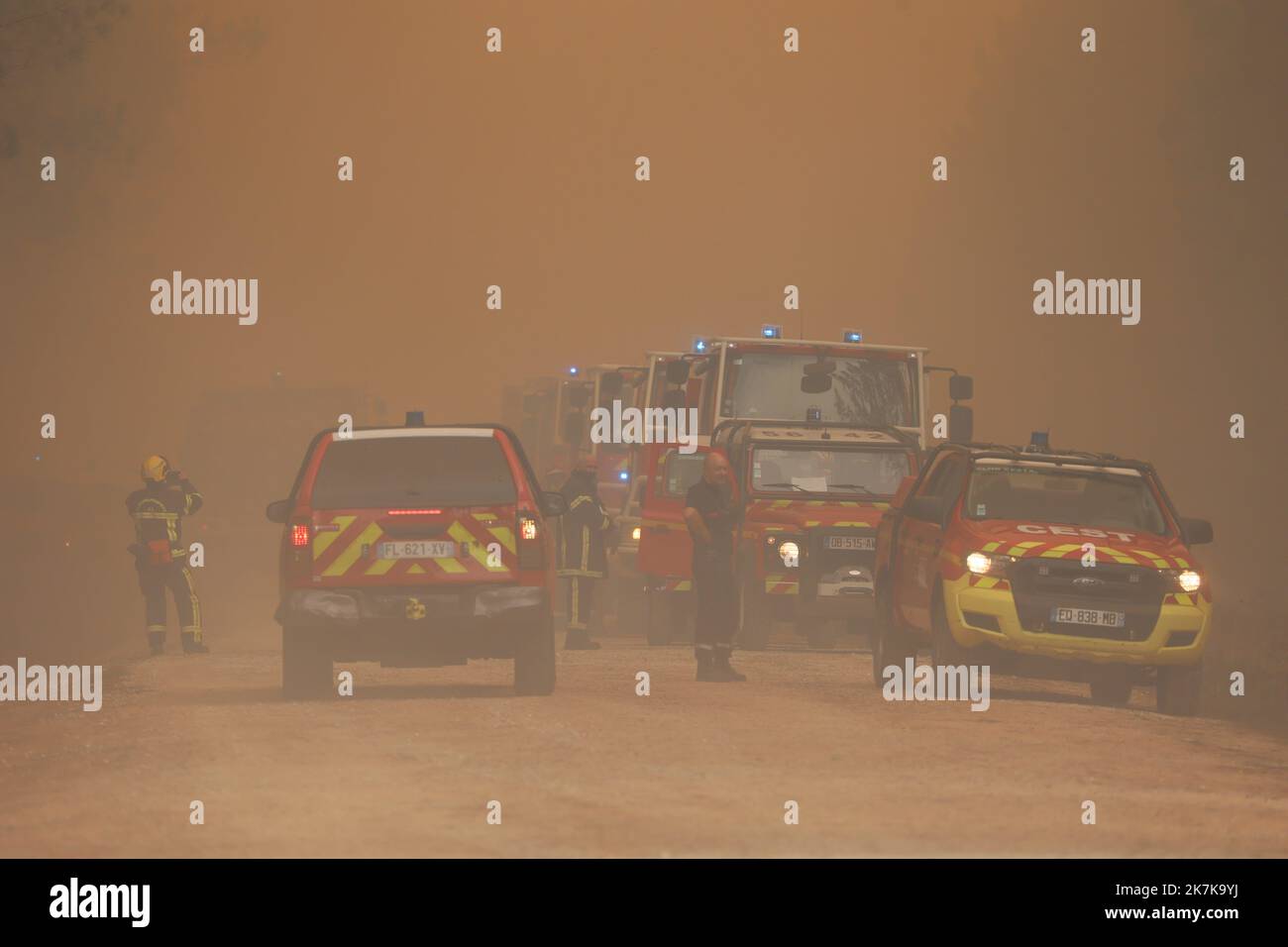 ©PHOTOPQR/Sud OUEST/Fabien Cottereau ; Saumos ; 13/09/2022 ; Incentives en Gironde sur les communes de Saumos et le Temple. - Saumos, Frankreich, Sept. 13. 2022. Saumos Feuer, das Feuer hat mehr als 4000 Hektar Wald seit dem Start verwüstet, zwischen den Gemeinden von Saumos und dem Tempel. Stockfoto