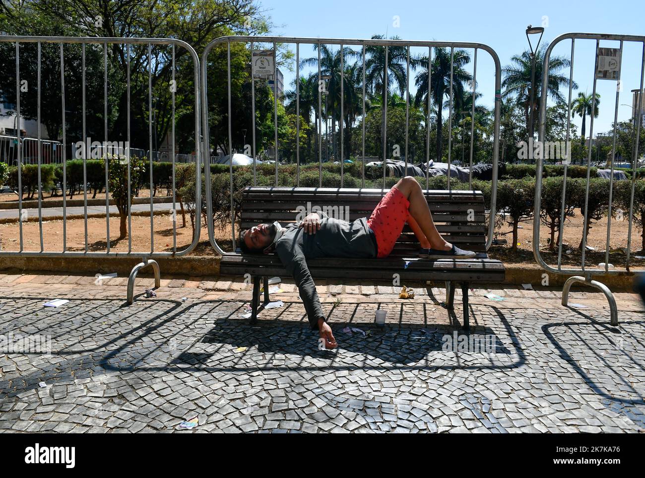 ©PHOTOPQR/OUEST FRANCE/Franck Dubray ; Belo Horizonte ; 19/08/2022 ; Reportage au Brésil avant les élections présidentielles qui auront lieu en Octobre.?Scène de la vie quotidienne dans la ville de Belo Horizonte avec les sans domizile fixe SDF (Foto Franck Dubray) - Brasilien vor den Präsidentschaftswahlen August 2022 Stockfoto