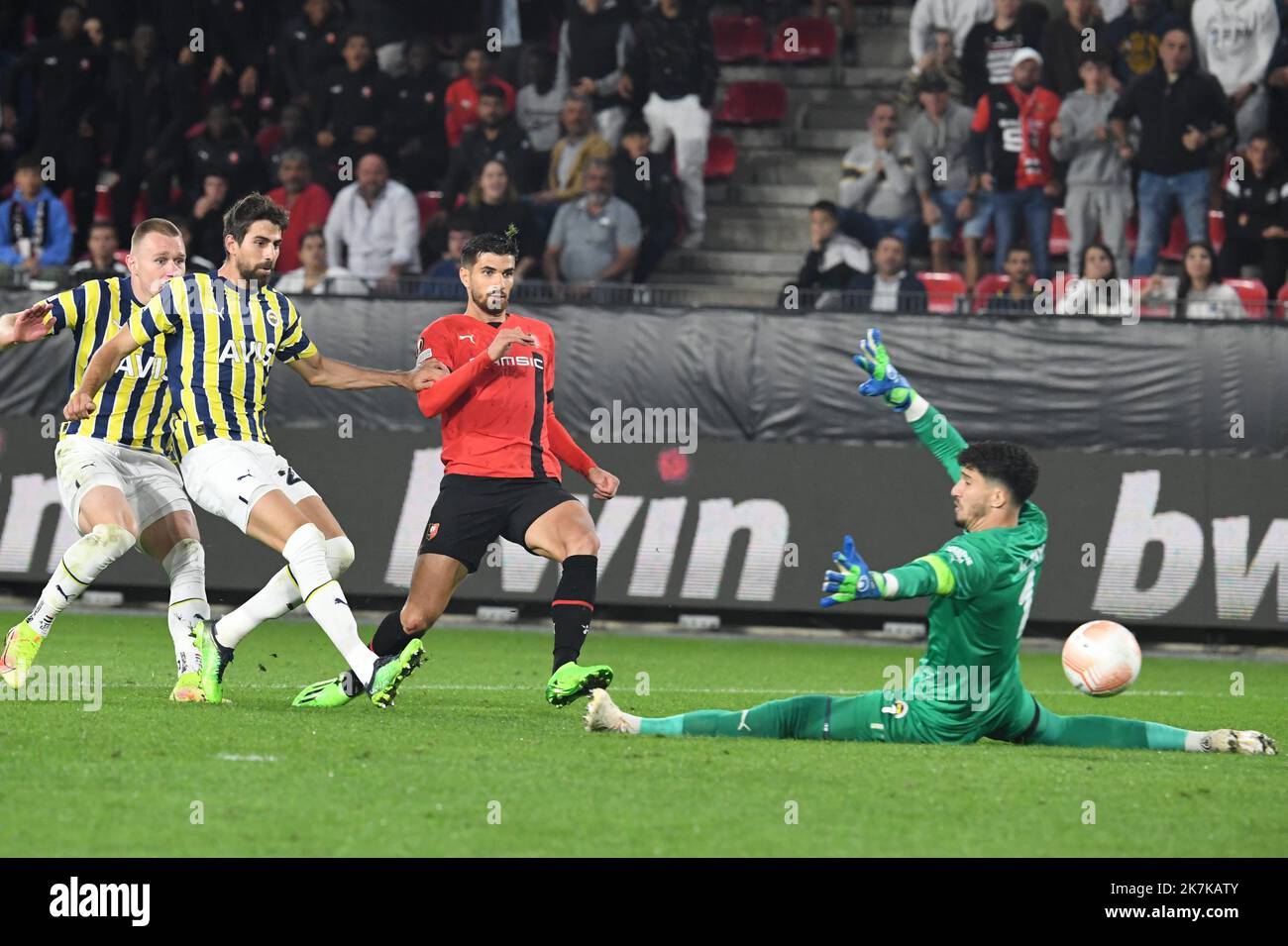 ©PHOTOPQR/LE TELEGRAMM/NICOLAS CREACH ; Pariss ; 15/09/2022 ; ©PHOTOPQR/LE TELEGRAMM/Nicolas Créach.. FUSSBALL LE 15 Septembre 2022 Stade du Roazhon Park 2e journée de Ligue Europa Stade Rennais - Fenerbahçe Le 1 er but Rennais inscrit par Martin Terrier Europa Cup, am Sept. 15. 2022 Rennes - Fenerbahçe Stockfoto