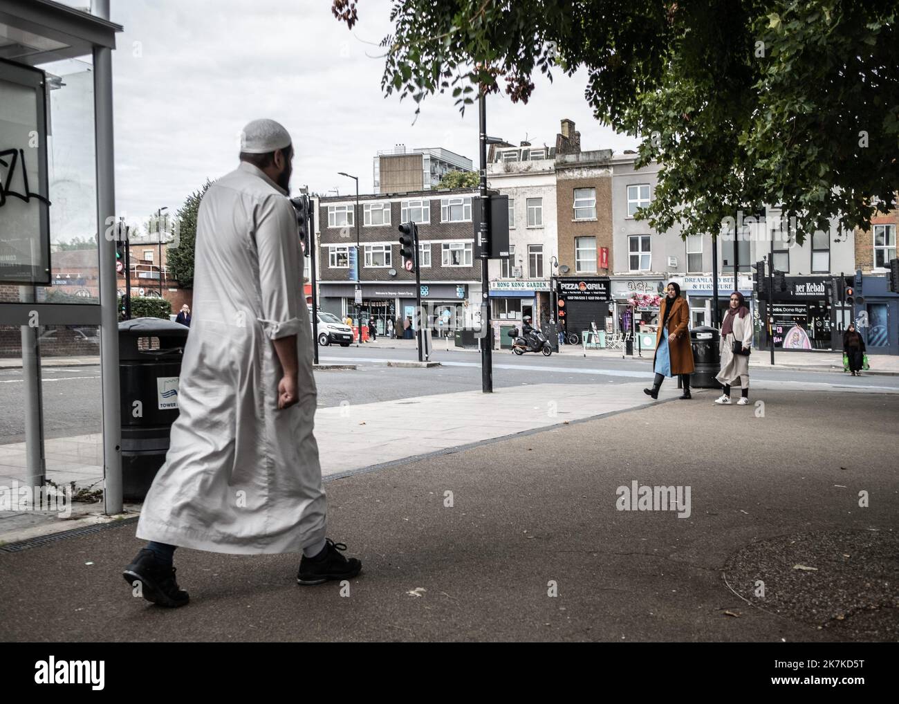 ©Sadak Souici / Le Pictorium/MAXPPP - Londres 20/09/2022 Sadak Souici / Le Pictorium - 20/09/2022 - Royaume-Uni / Angleterre / Londres - Dans les Quartiers populaires de Bricklane a Londres, de nombreux Britanniques sont frappes de plein fouet par la crise economique, l'Inflation et l'Augmentation des prix du gaz et de l'electricite. / 20/09/2022 - Großbritannien / England / London - in den Arbeitervierteln von Bricklane in London werden viele Briten von der Wirtschaftskrise, der Inflation und den steigenden Gas- und Strompreisen hart getroffen. Stockfoto