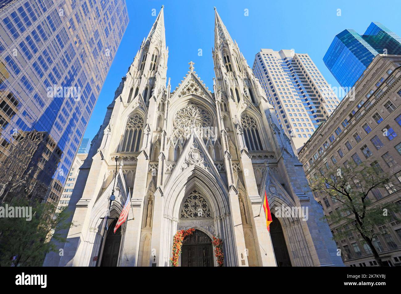 Die St. Patrick's Cathedral Außenansicht in New York City Stockfoto