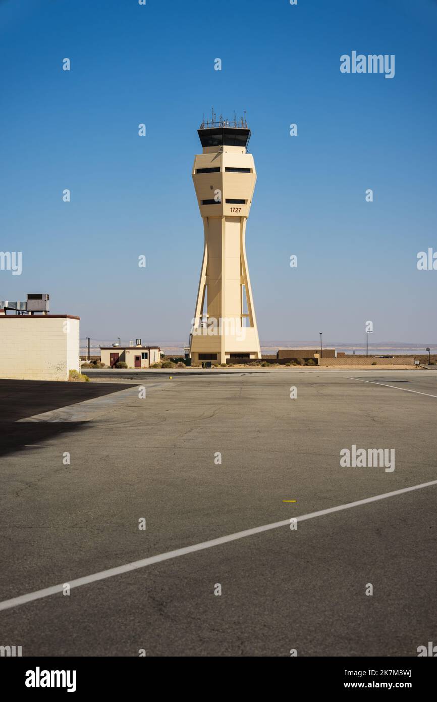 Air Control Tower am Luftwaffenstützpunkt Edwards am 10/16/2022 Stockfoto