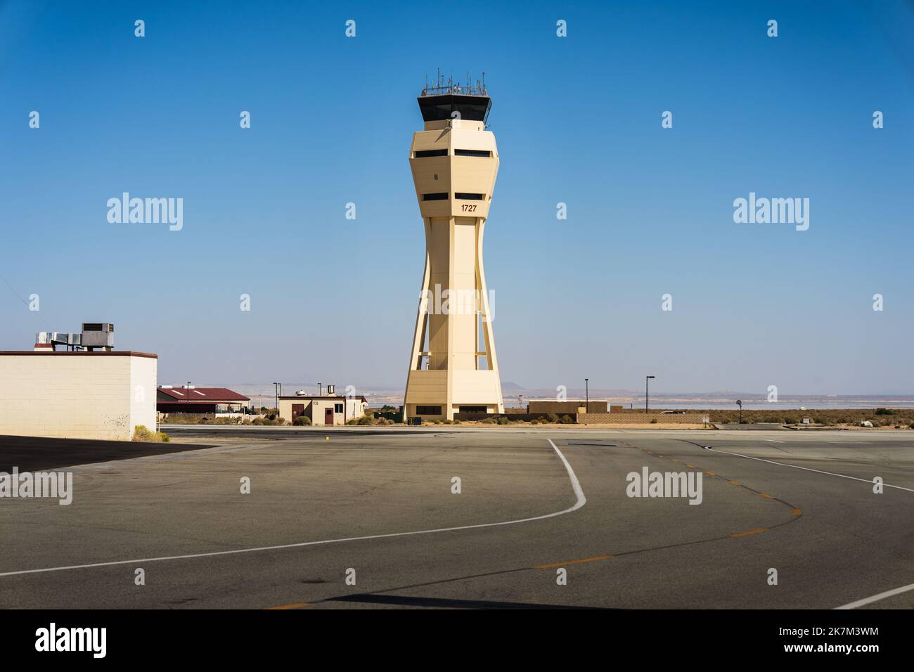 Air Control Tower am Luftwaffenstützpunkt Edwards am 10/16/2022 Stockfoto