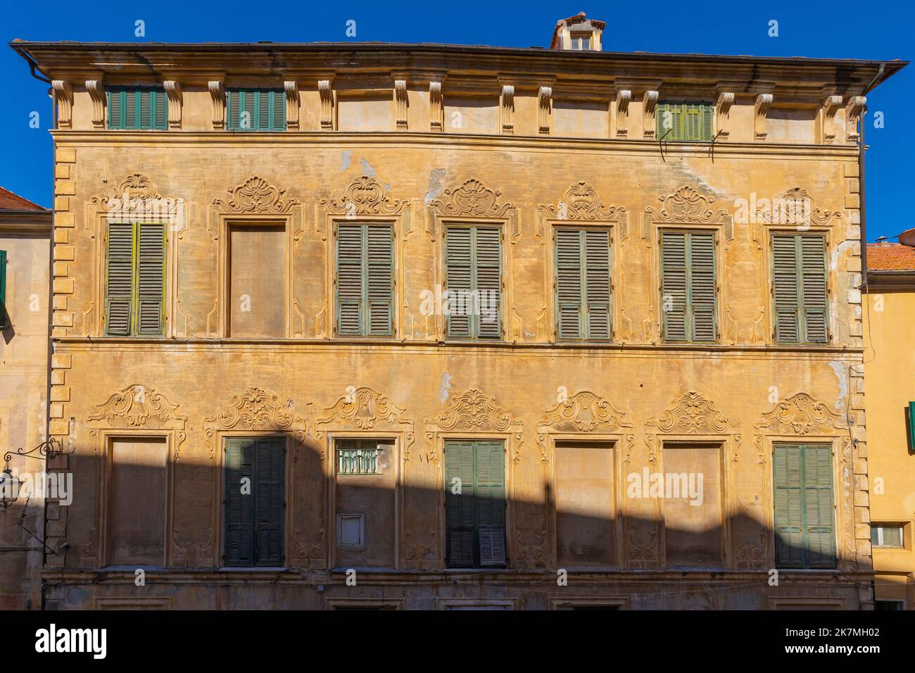 Palazzo Littardi, Via San Leonardo, Schloss Parasio. Parasio, die