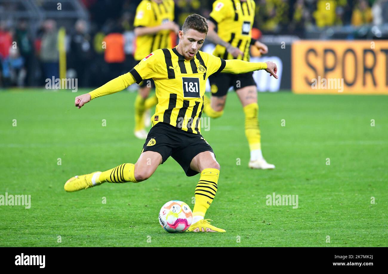 Bundesliga, Signal Iduna Park Dortmund: Borussia Dortmund gegen den FC Bayern München; Thorgan Hazard Stockfoto