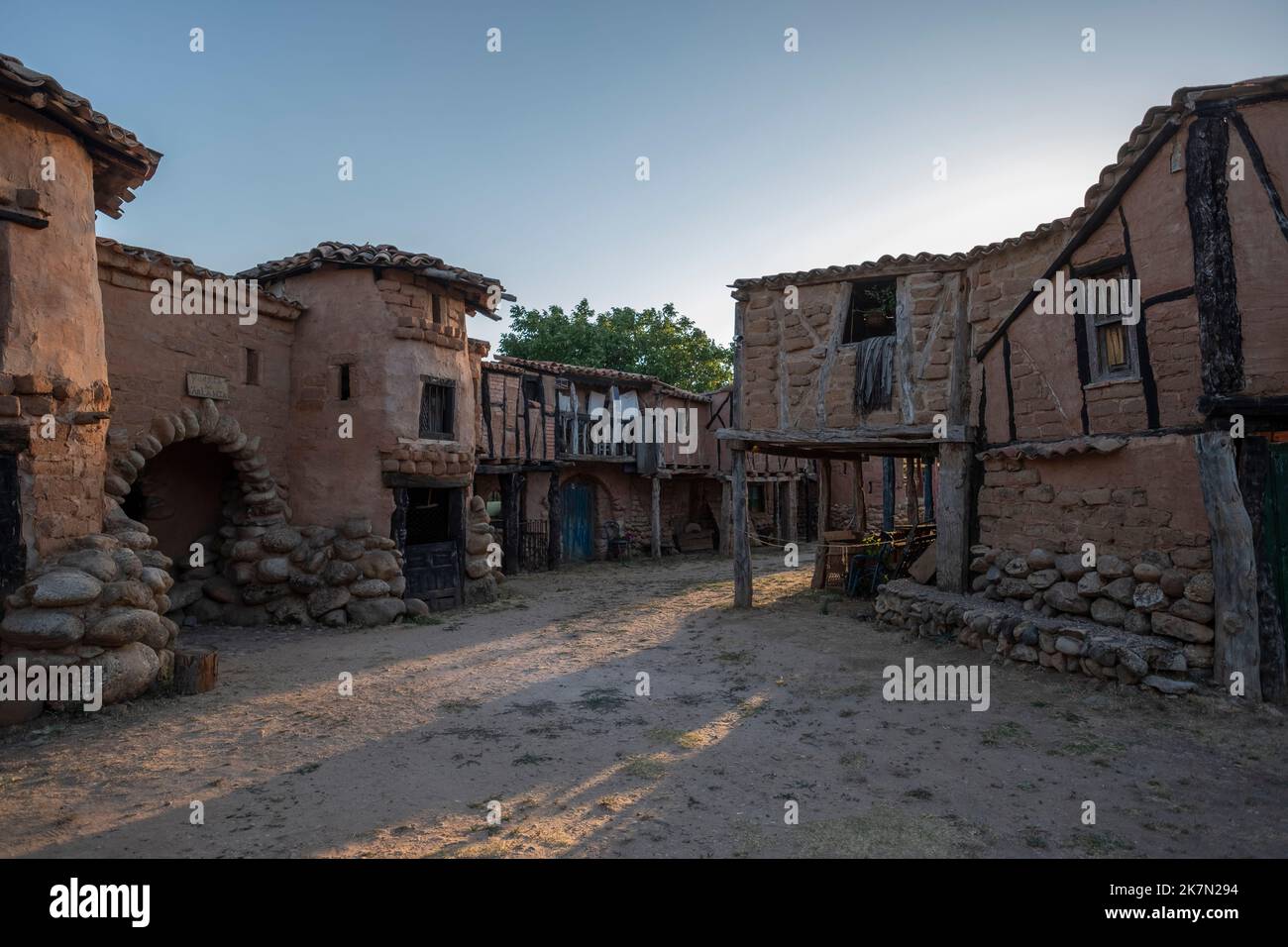 Das Territorio Artlanza Museum einer echten Altstadt in Spanien. Stockfoto