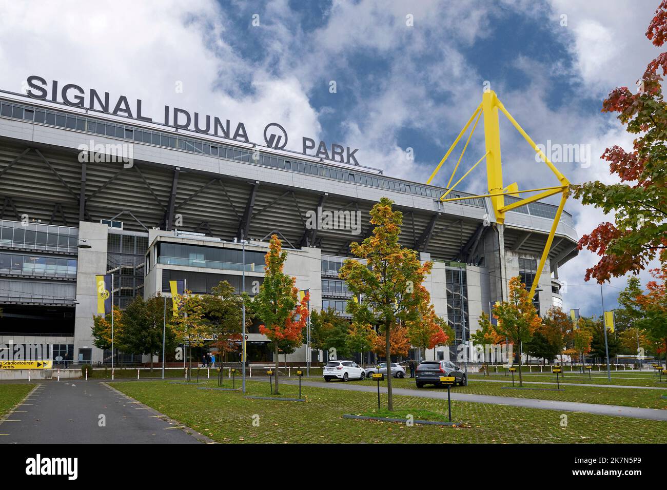 Blick auf die Signal Iduna Arena - der offizielle Spielplatz des FC Borussia Dortmund Stockfoto