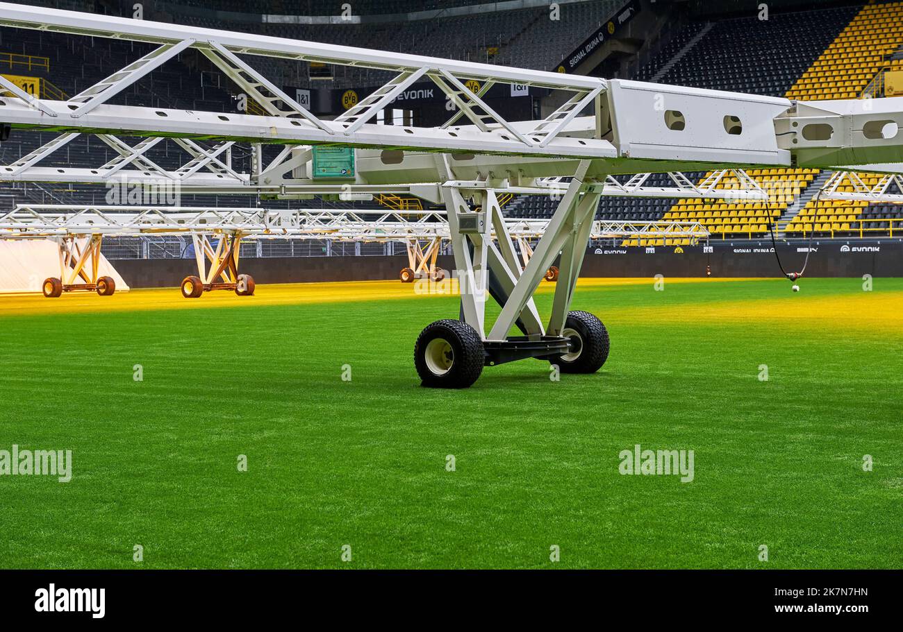 Graspflegegeräte in der Signal Iduna Arena - dem offiziellen Spielplatz des FC Borussia Dortmund Stockfoto