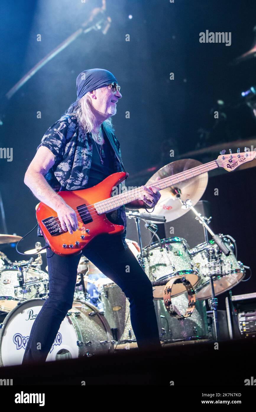 Mailand Italien. 17. Oktober 2022. Die englische Band DEEP PURPLE spielt live auf der Bühne des Mediolanum Forums während „The Whoosh! Tour“ Stockfoto