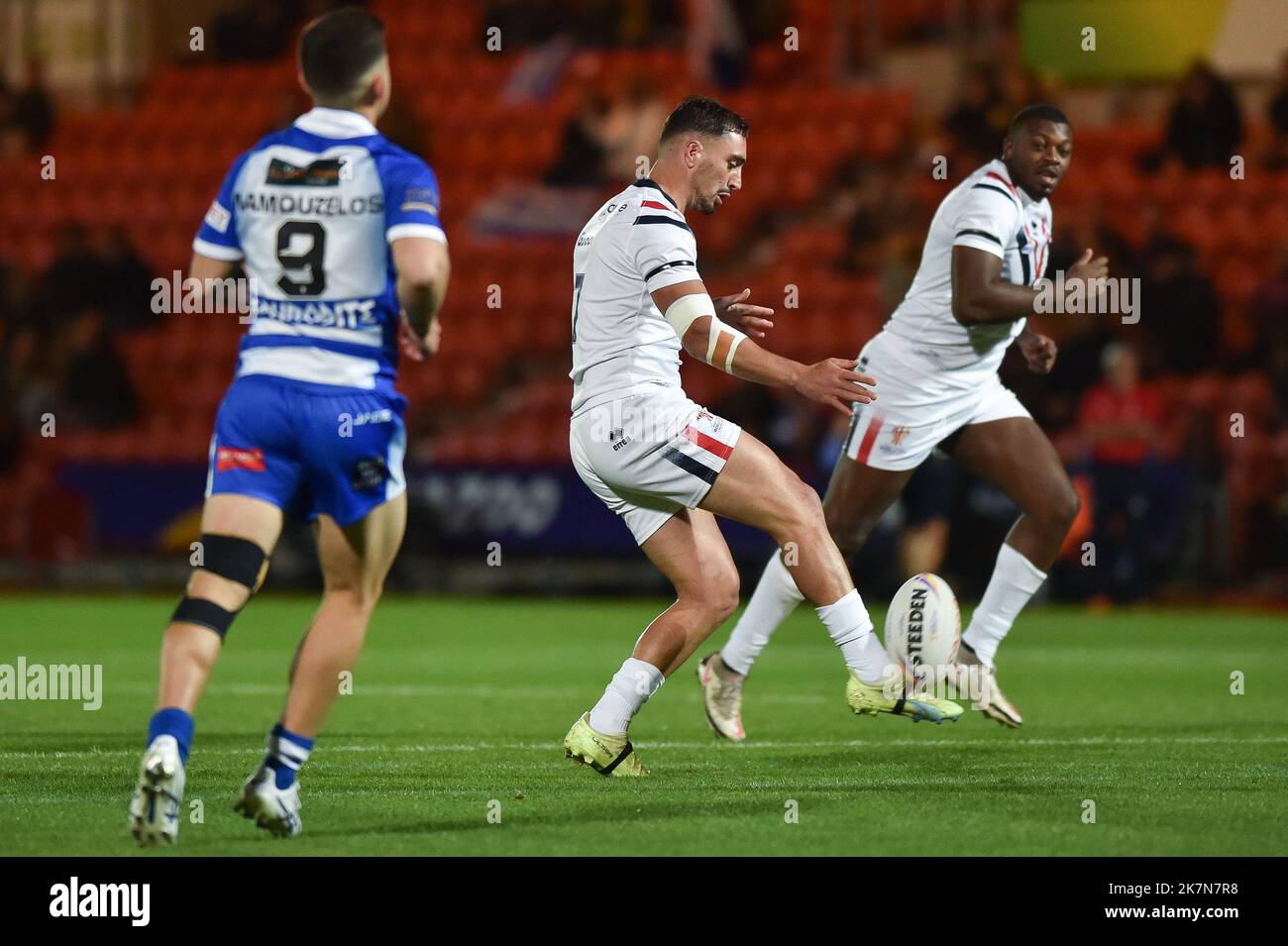 Doncaster, England - 17.. Oktober 2022 - Rugby League World Cup Frankreich gegen Griechenland im Eco-Power Stadium, Doncaster, Großbritannien - Tony Gigot aus Frankreich tritt an Stockfoto