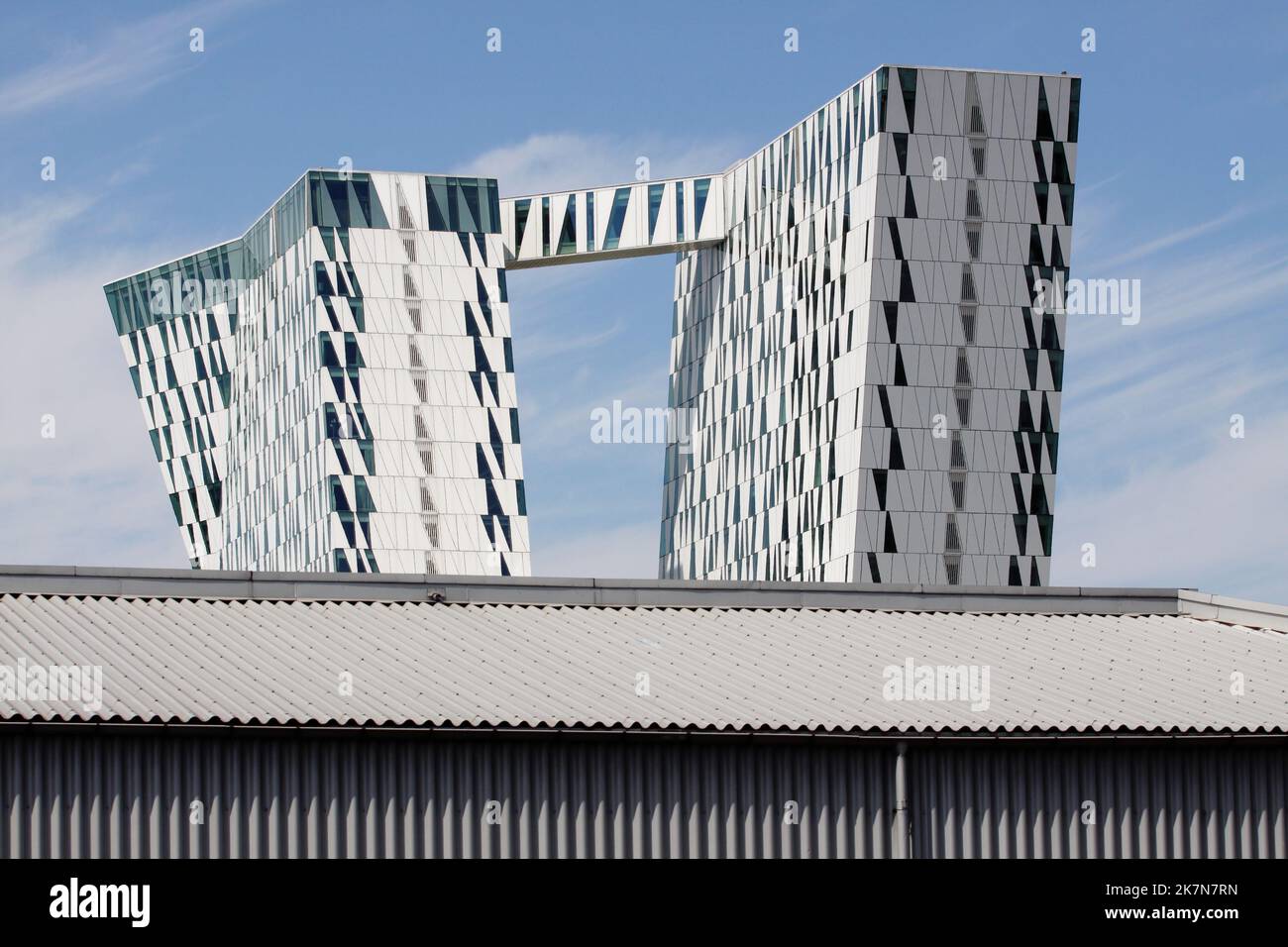 Kopenhagen, Dänemark - 16. Juni 2013: Das Bella Sky Marriott Hotel ist ein 4-Sterne-Konferenzhotel im Kopenhagener Stadtteil Östad Stockfoto