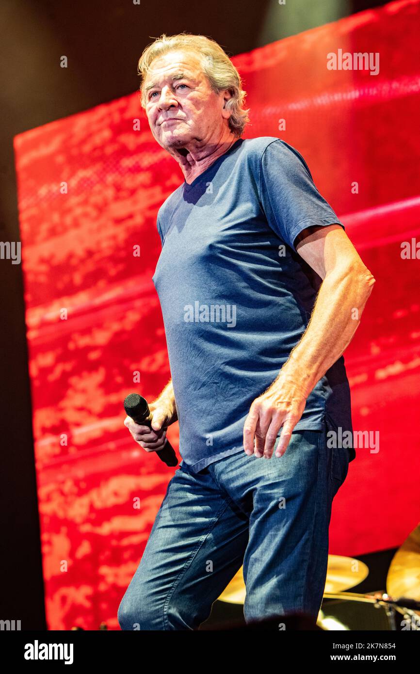 Mailand Italien. 17. Oktober 2022. Die englische Band DEEP PURPLE spielt live auf der Bühne des Mediolanum Forums während „The Whoosh! Tour“ Stockfoto