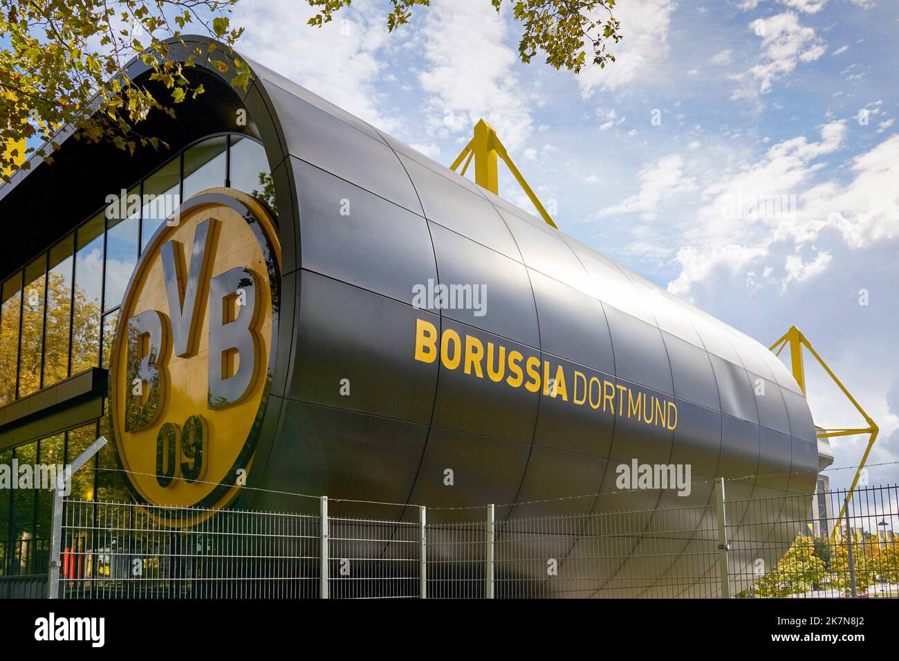 Fanshop in der Signal Iduna Arena - dem offiziellen Spielplatz des FC Borussia Dortmund Stockfoto