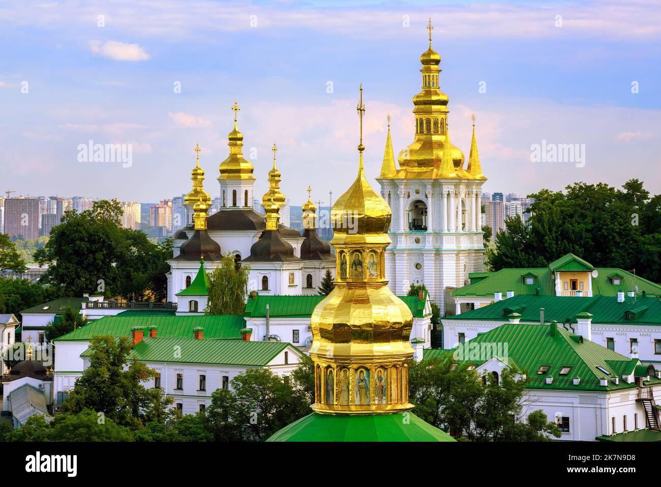 Goldene Kuppeln des Kiewer Pechersk-Lavra-Klosters, UNESCO-Weltkulturerbe in Kiew, Ukraine Stockfoto