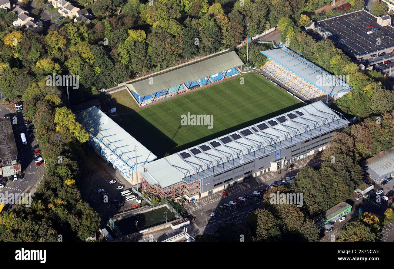 Luftaufnahme des Shay Stadions in Halifax, West Yorkshire. Heimstadion des Halifax Town FC und des Halifax Rugby League Club. Stockfoto
