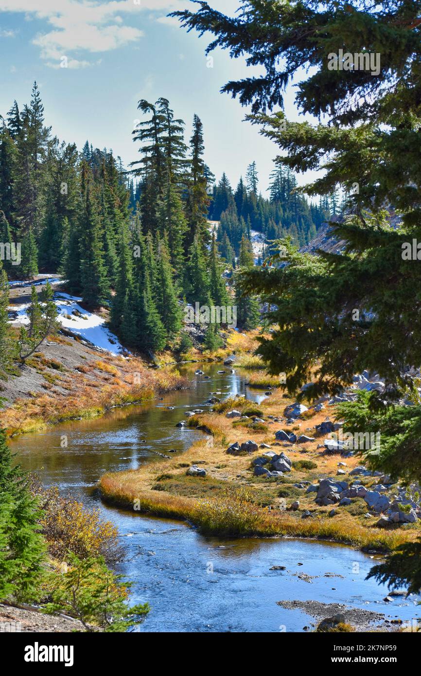 Den Berg hinunter Stockfoto