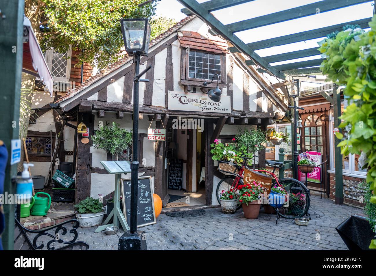 Steyning, 11. 2022. Oktober: Kopfsteinpflaster-Wanderung Stockfoto