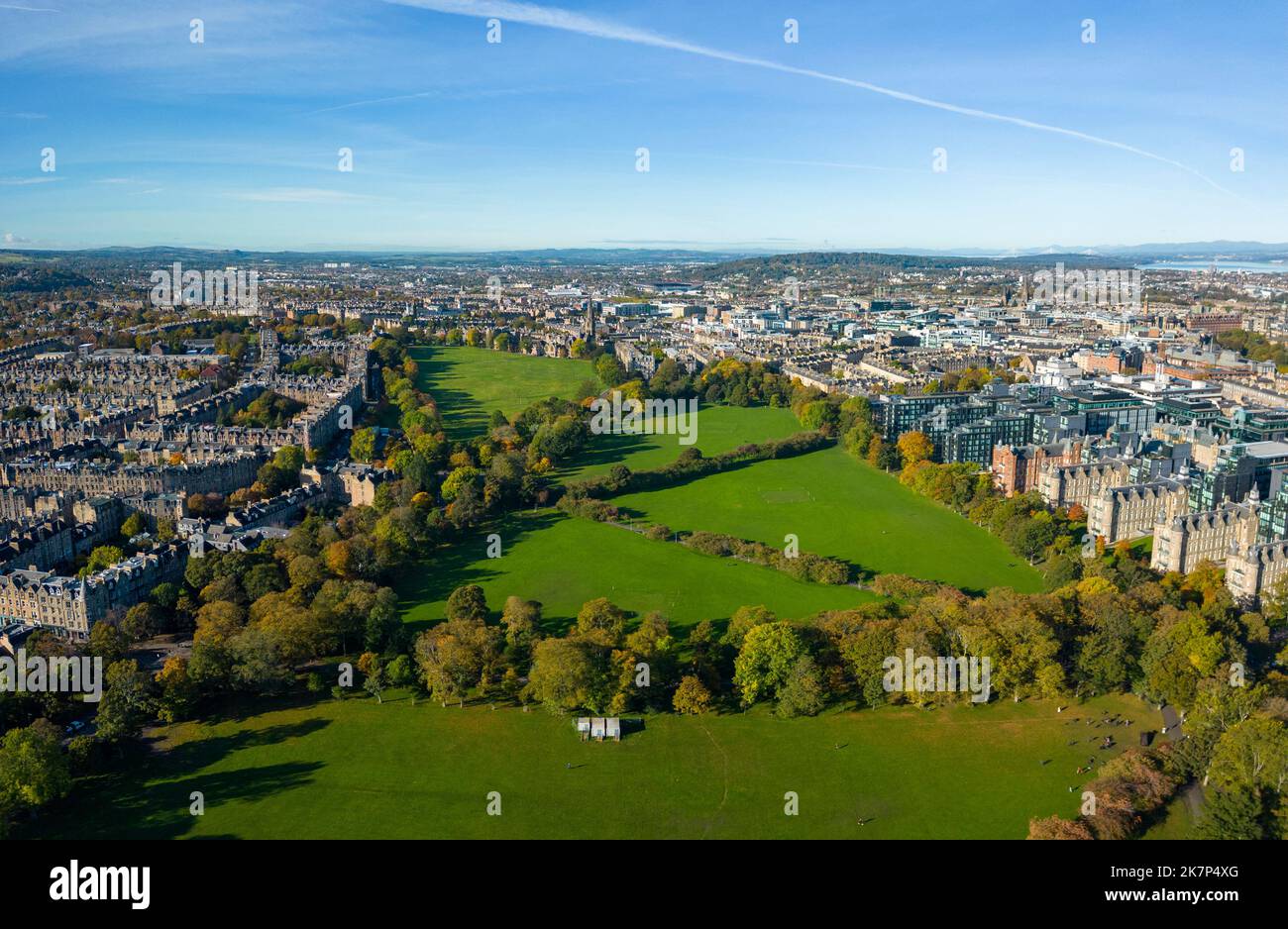 Luftaufnahme des öffentlichen Parks Meadows in Edinburgh, Schottland, Großbritannien Stockfoto