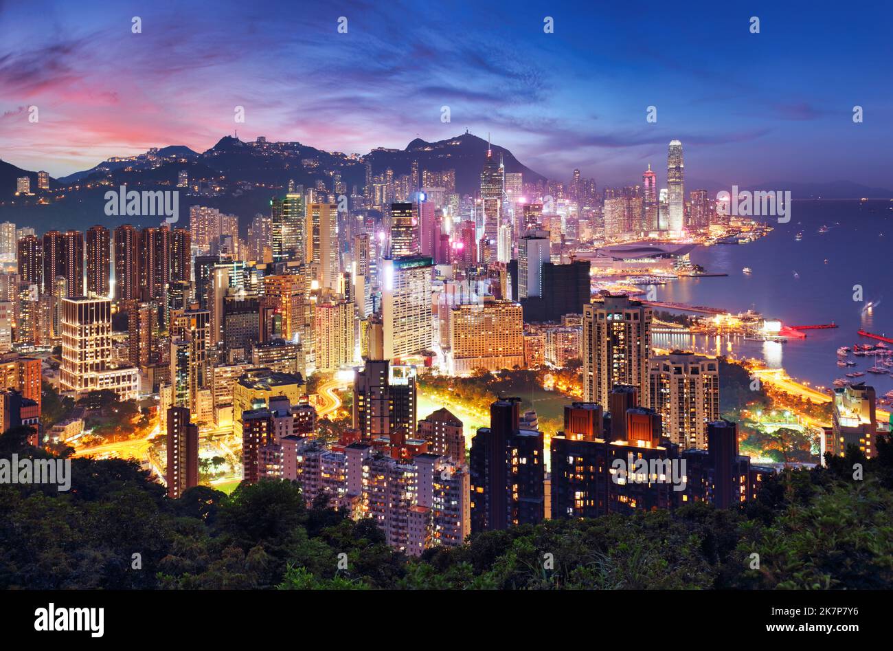 Blick auf den Sonnenuntergang auf dem Braemar Hill Peak in Hongkong Stockfoto