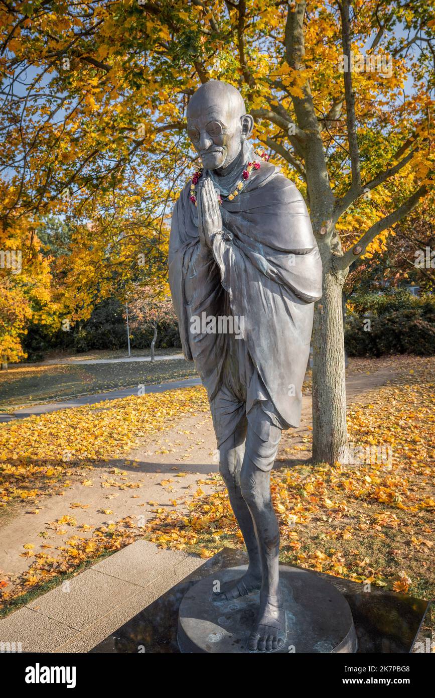 Mahatma Gandhi Statue im Garten der Philosophie auf dem Gellert Hügel (von Nandor Wagner, 1997) - Budapest, Ungarn Stockfoto