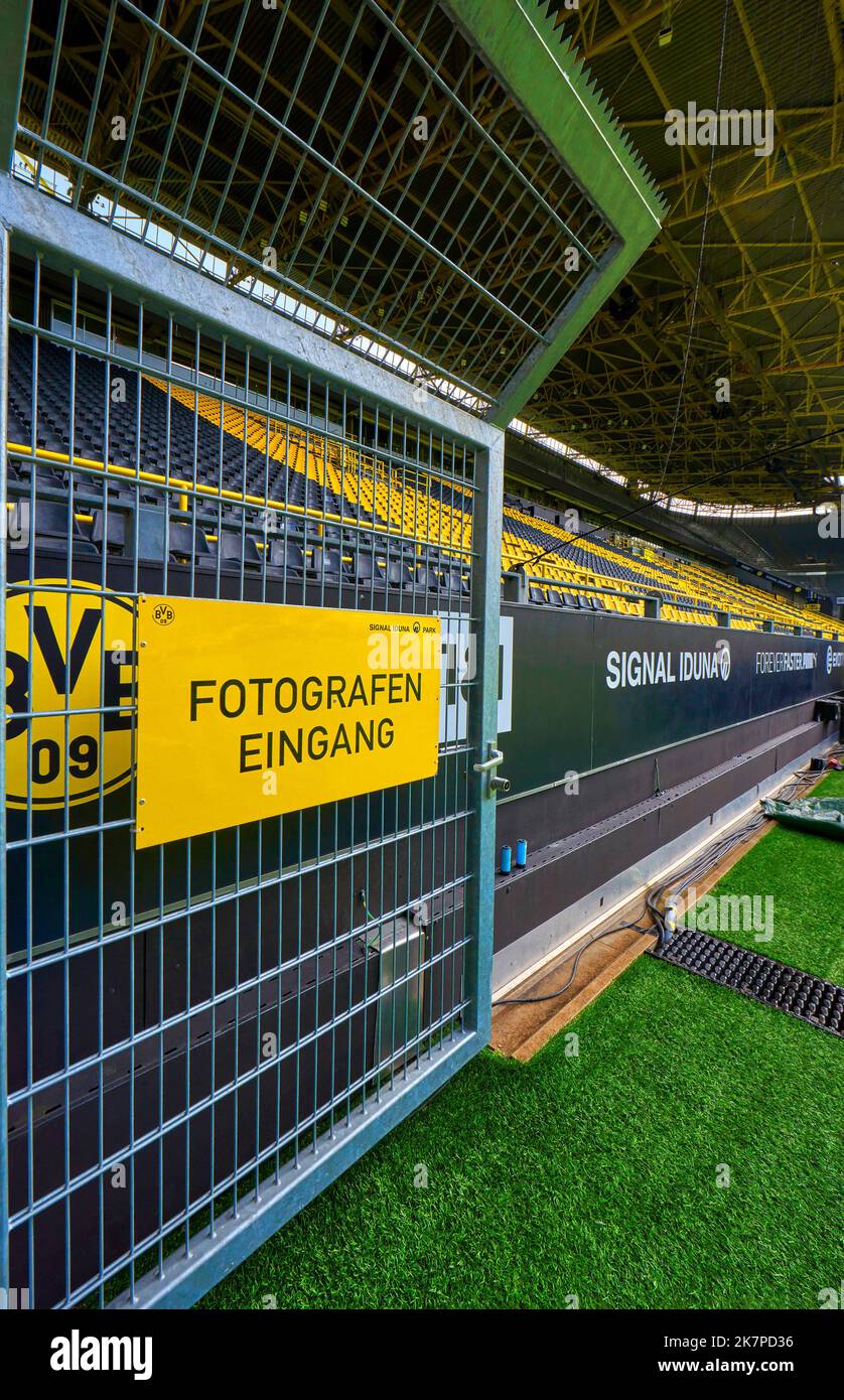 Eingang für Fotografen in der Signal Iduna Arena - dem offiziellen Spielplatz des FC Borussia Dortmund Stockfoto