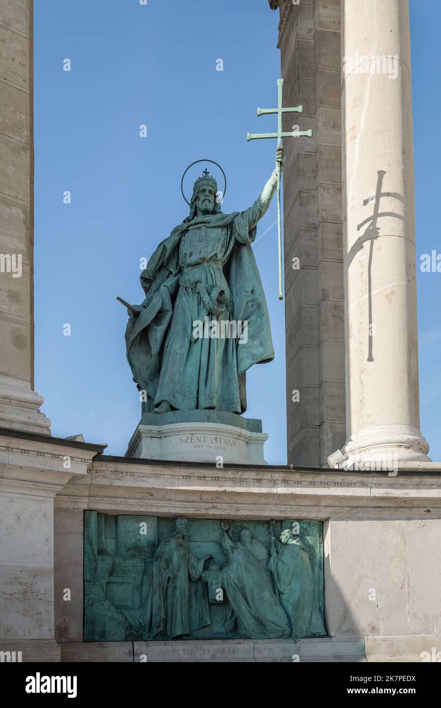 Stephan I. von Ungarn Statue im Millennium Monument auf dem Heldenplatz - Budapest, Ungarn Stockfoto