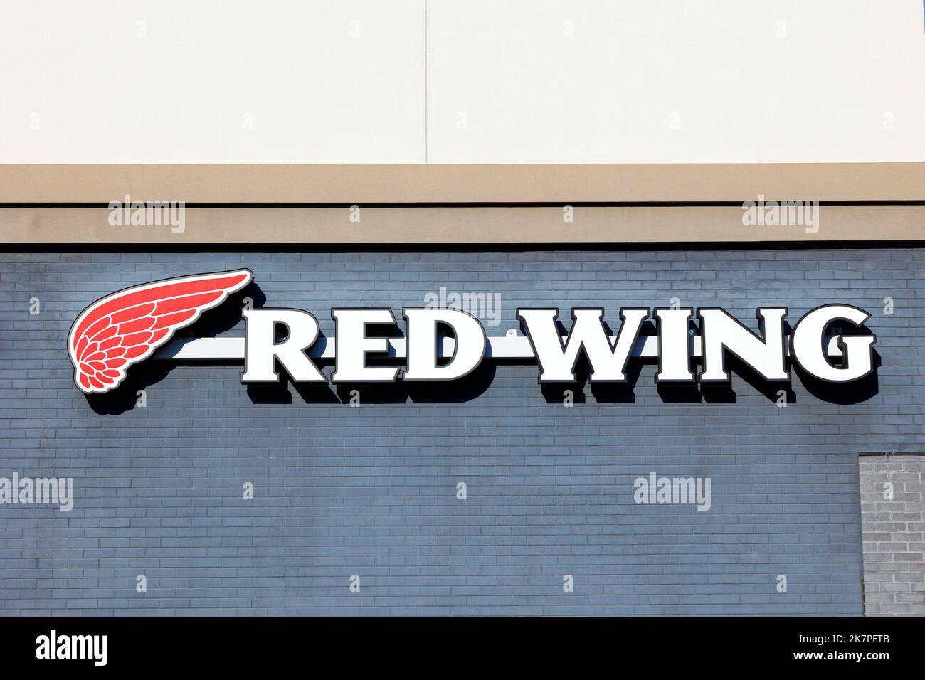 Logo von Red Wing Shoes an einer Backsteinwand in einem Schuheinzelhandelsstandort in Brooklyn. Stockfoto