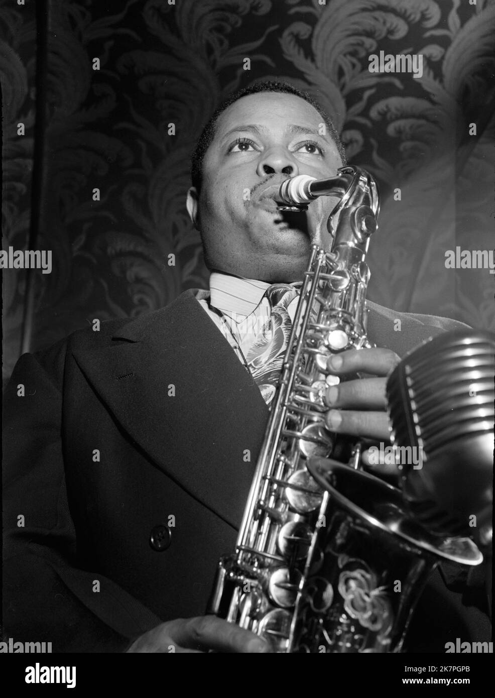 Tab Smith, Talmadge 'Tab' Smith (1909 – 1971) amerikanischer Swing und Rhythm and Blues Altsaxophonist. Stockfoto