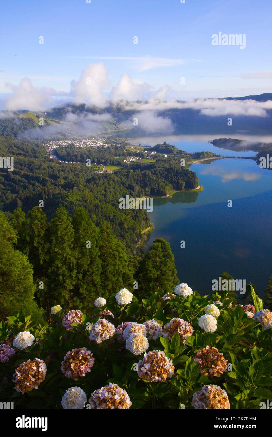 Portugal, Azoren, Sao Miguel, Sete Cidades, Lagoa Verde, Lagoa Azul, Stockfoto