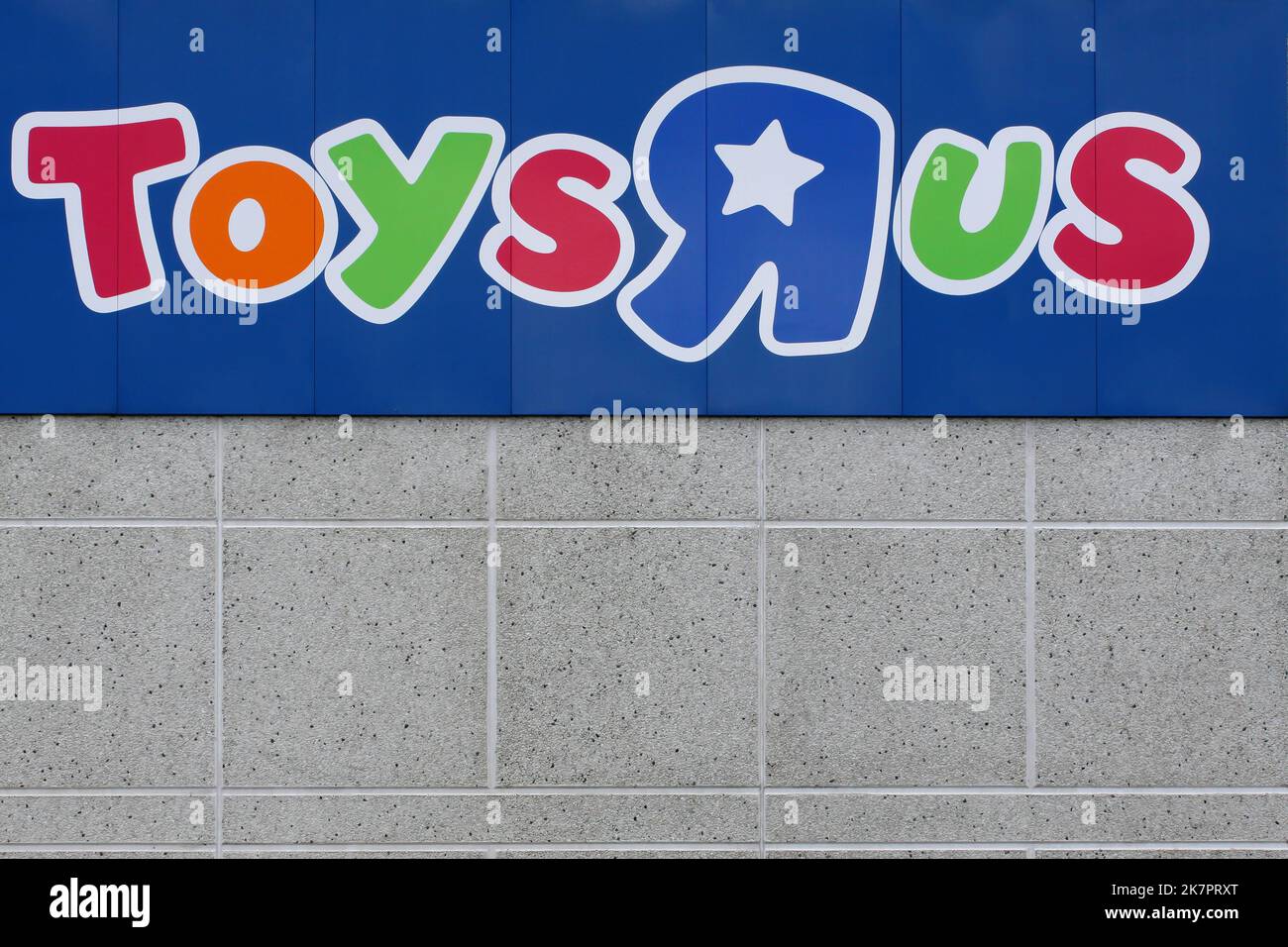 Aarhus, Dänemark- 1. Mai 2015: Logo der Marke Toys R US. Toys r US ist ein amerikanischer Händler für Spielzeug und Jugendprodukte Stockfoto