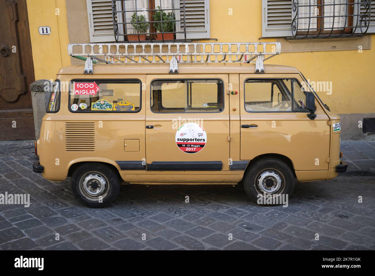 Vintage Fiat 900E Camper Van Florence Italien Stockfoto